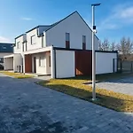 House Alma - Garten & Terrasse 度假居 Trzęsacz